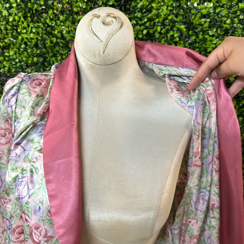 Floral Satin Robe with Pink Trim 3/20/26 - Picture 17 of 17